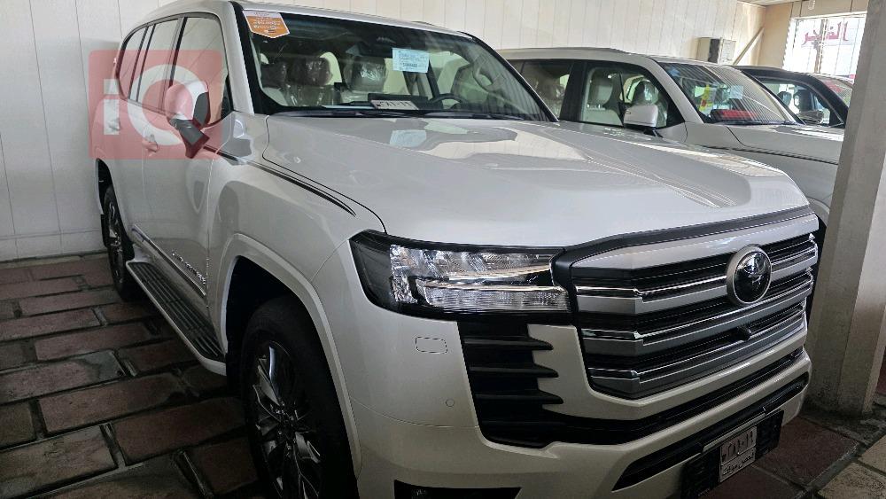 تۆیۆتا لاند کروزەر